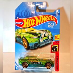 HotWheels Rally Cat Green Race Collector Car #1536H.
